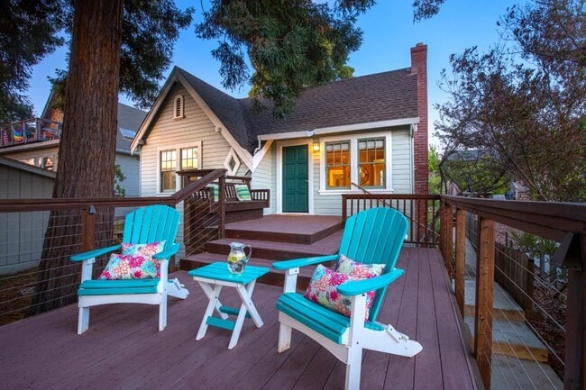 Primary Photo - 114 Fairbanks St