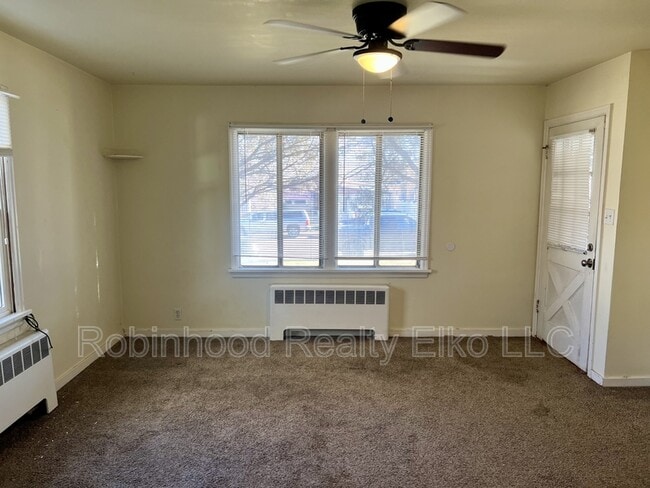 Building Photo - 345 Maple St