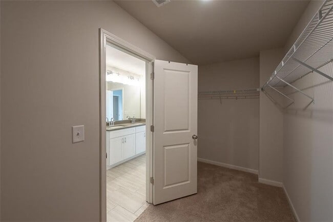 Building Photo - 4013 Park Ln