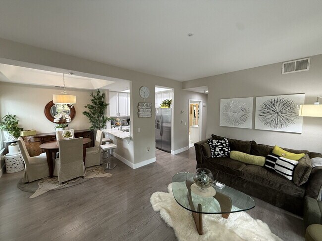 Building Photo - Beautiful 1 Bed/1.25 Bath Spacious Condo in Perfect San Ramon Location