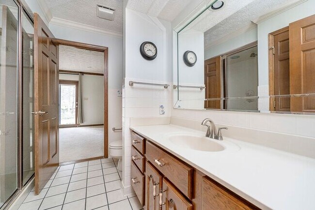 Building Photo - Beautiful Wooded Lot