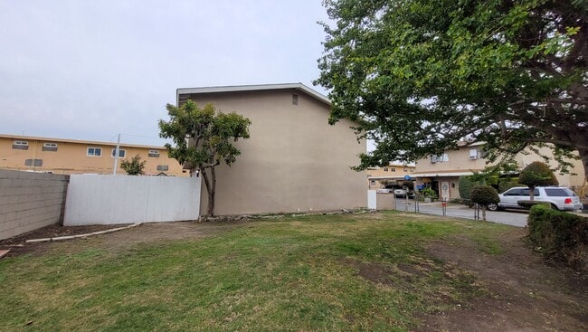 Building Photo - 8031 Fillmore Dr