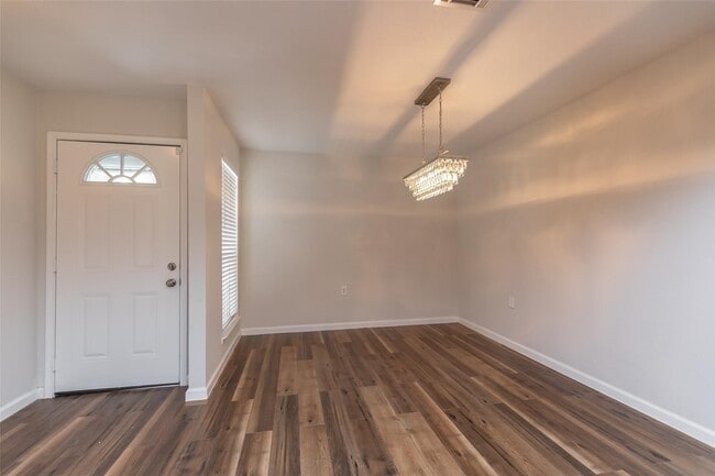 Building Photo - 46 N Deerfoot Cir