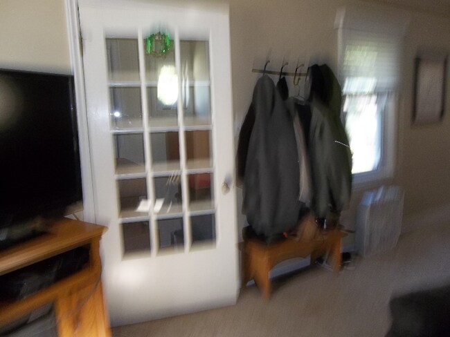 Building Photo - 212 7th St