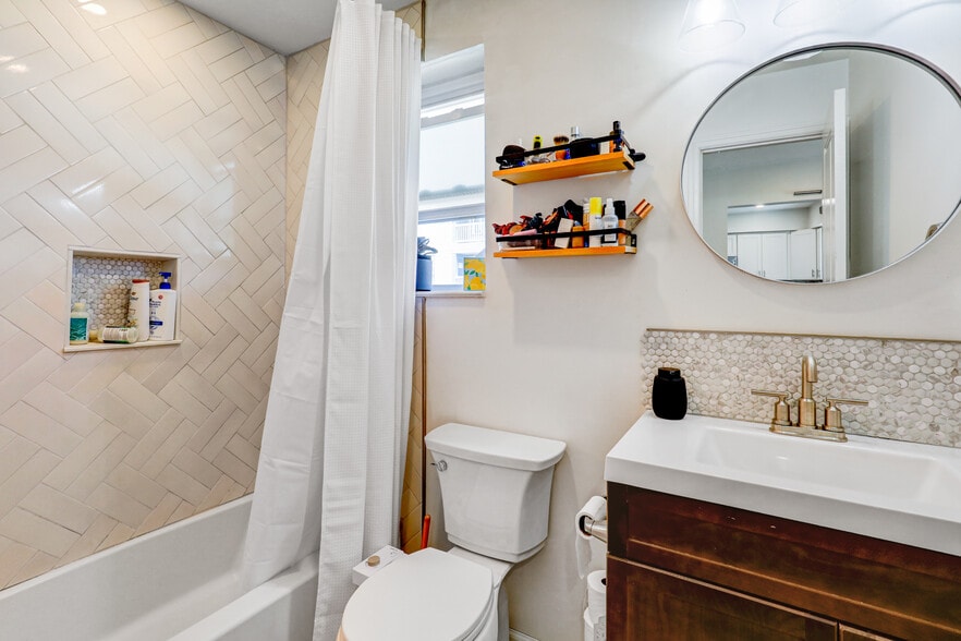 New custom tiled 2nd full bathroom - 606 Beach Ave