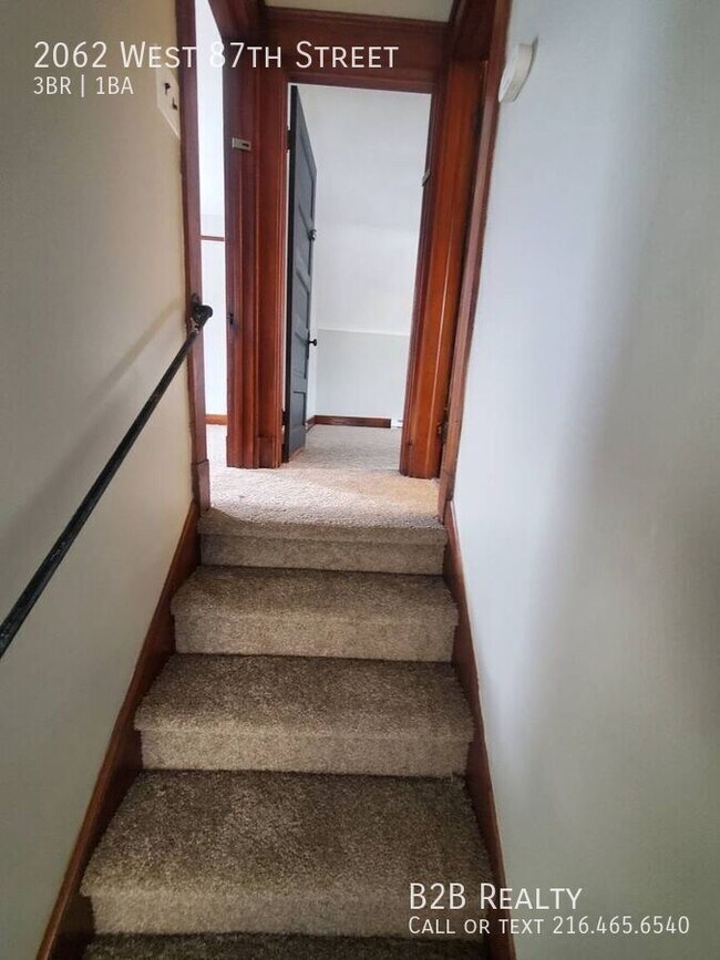 Building Photo - 2062 W 87th St