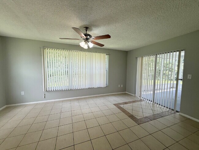 Building Photo - "Charming 3-Bed Oasis with 2 Full Baths in...