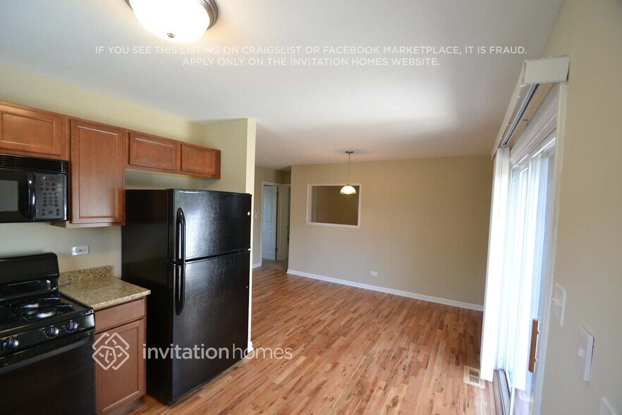 Building Photo - 2401 Birch Ln