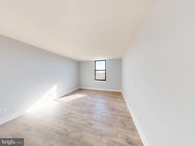 Building Photo - 4600 Duke St