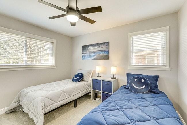 Building Photo - 7012 Terrace Dr