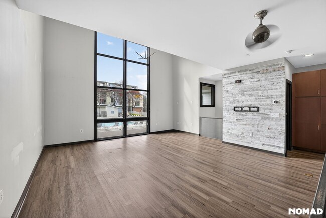 Building Photo - 1273 MacKintosh pknw