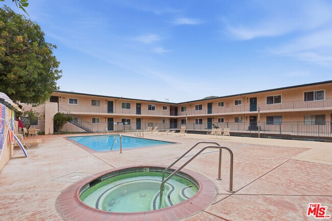 Building Photo - 2940 N Verdugo Rd
