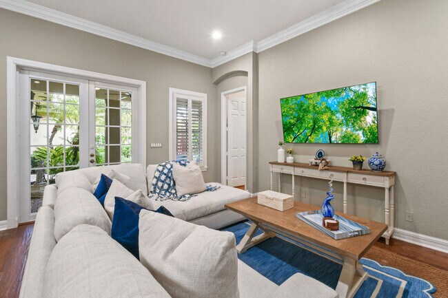 Building Photo - 167 Arklow Ave