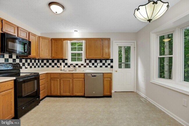 Building Photo - 37245 E Spicer Dr