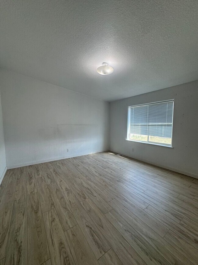 Building Photo - Charming & Updated Home in Kittitas, WA