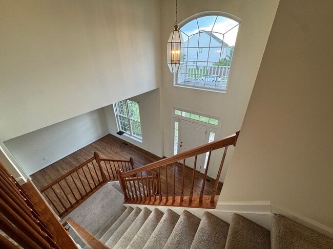 Building Photo - 105 Fredericksburg Dr