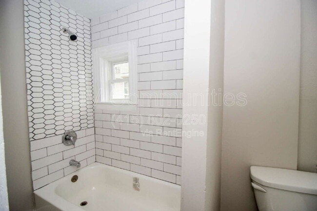 Building Photo - 2947 E 57th St