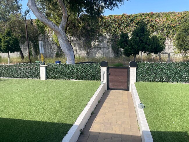 Building Photo - 3817 Globe Ave