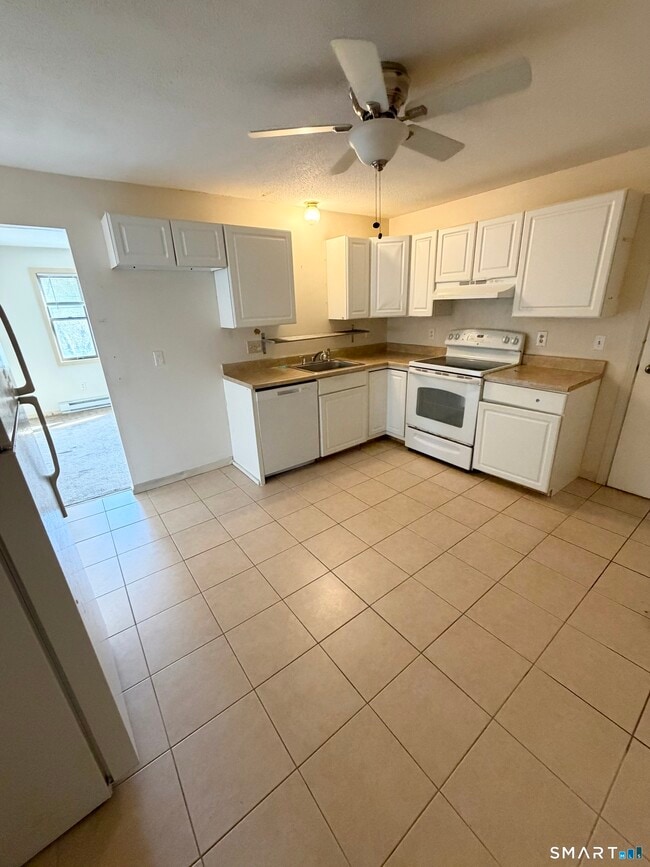 Building Photo - 33 River St