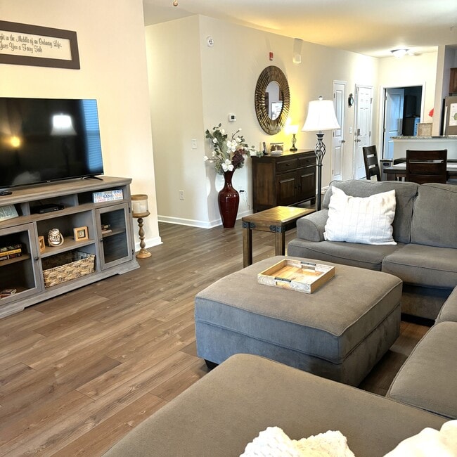 Building Photo - 6253 Catalina Dr