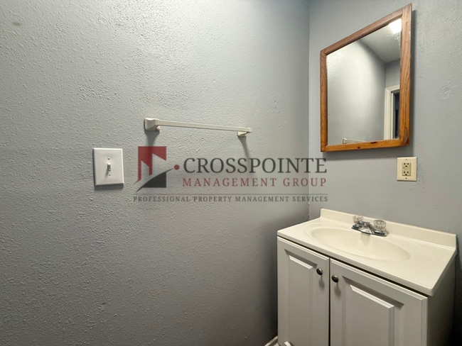 Building Photo - Now Available: 2 Bedroom, 1 Bath Home in Tyler, TX!