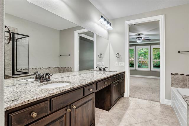 Building Photo - 4817 Bayview Dr