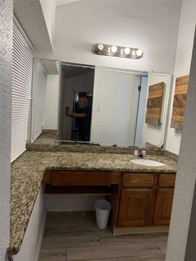 Building Photo - 3323 Big Horn Ct