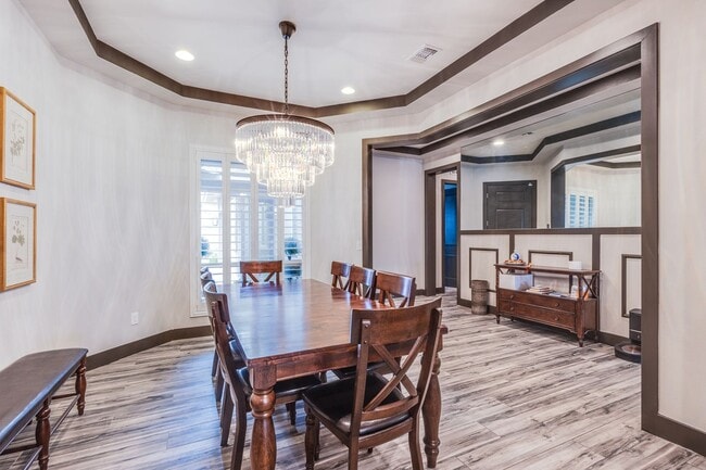 Building Photo - Stunning 5Bed/4.5 Bath home located in a prestigious guard gated community in Summerlin