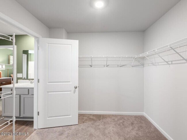 Building Photo - 5 Bedroom Home in Leland!
