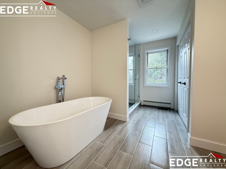 Building Photo - 19 Cottage St