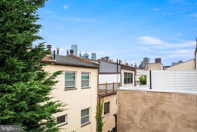 Building Photo - 722 S Clifton St