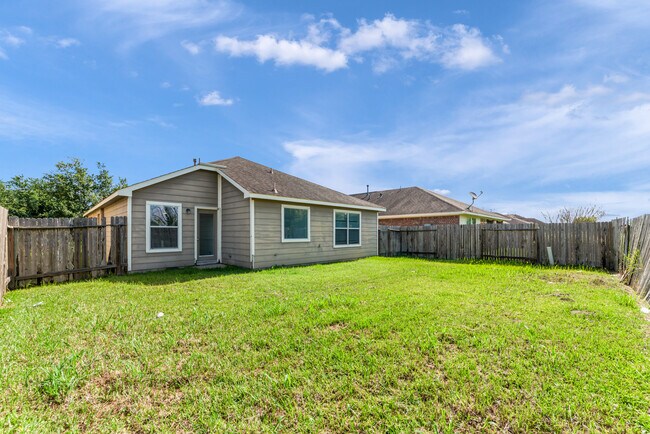 Building Photo - 13112 Trail Manor Dr