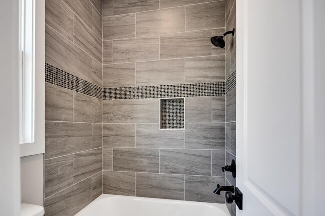 Building Photo - 5046 Jon Oak Dr