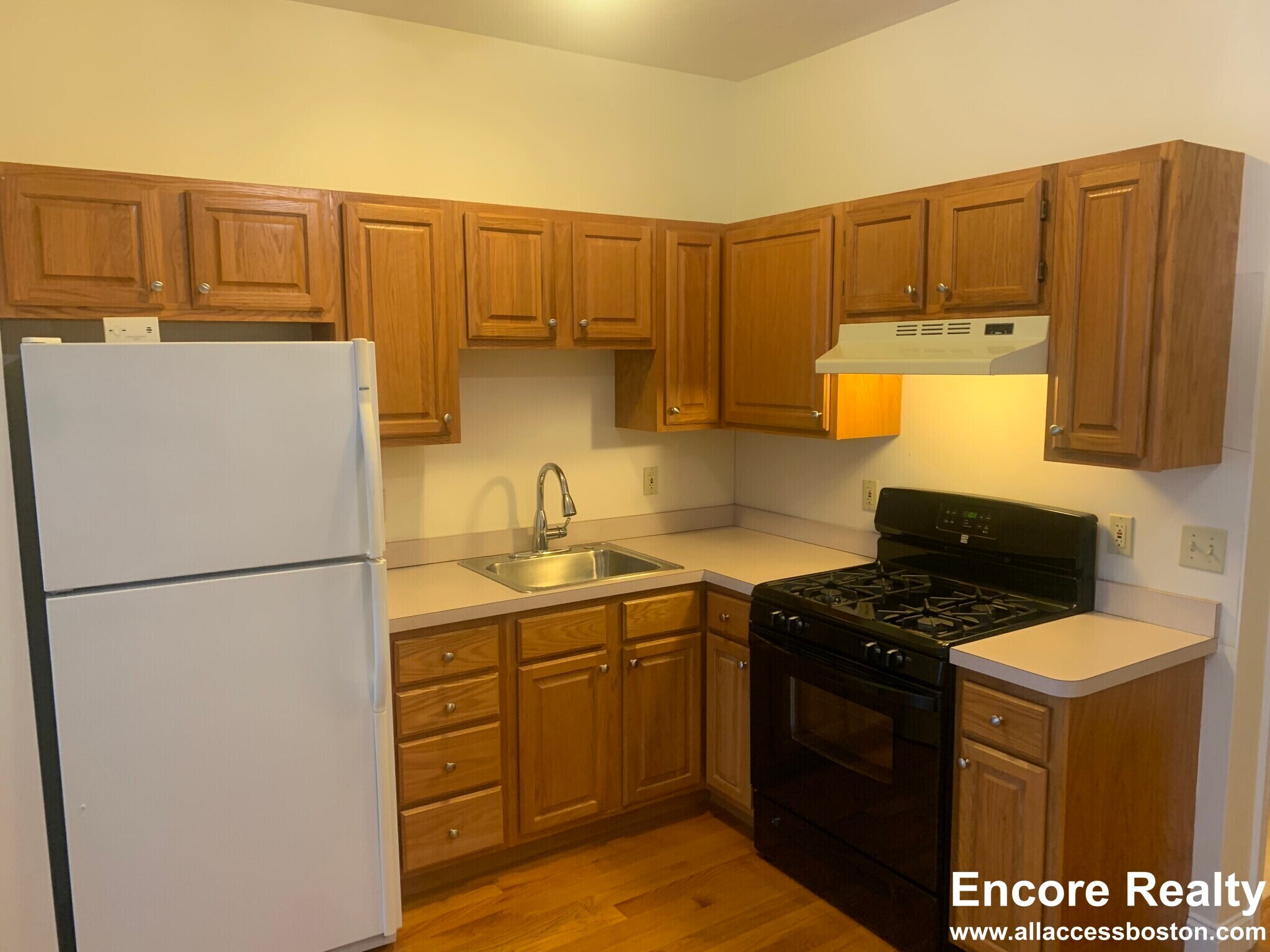 Building Photo - 202 Hurley St