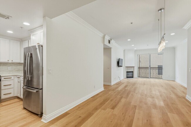 Building Photo - Massive Three Bedroom Two Bath Condo Available now!