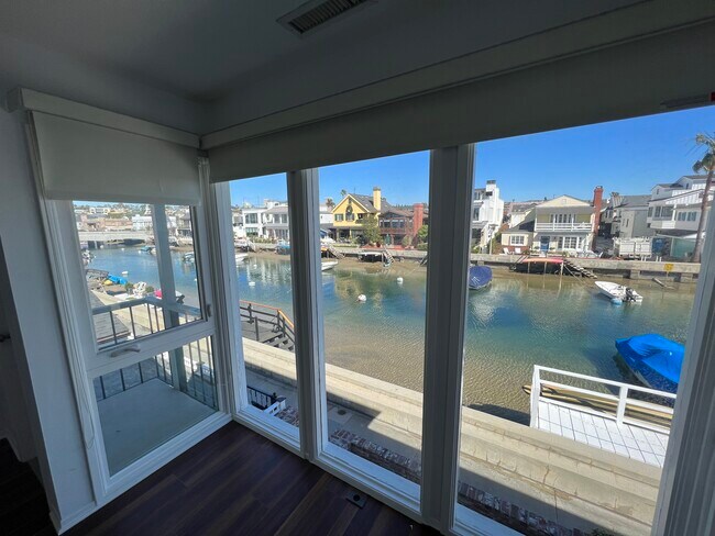 Building Photo - 109 Grand Canal