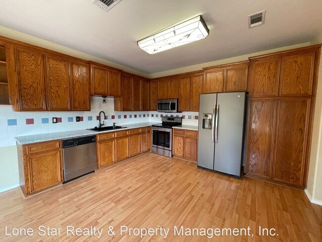 Building Photo - 3 br, 2 bath House - 596 Rocking C Dr