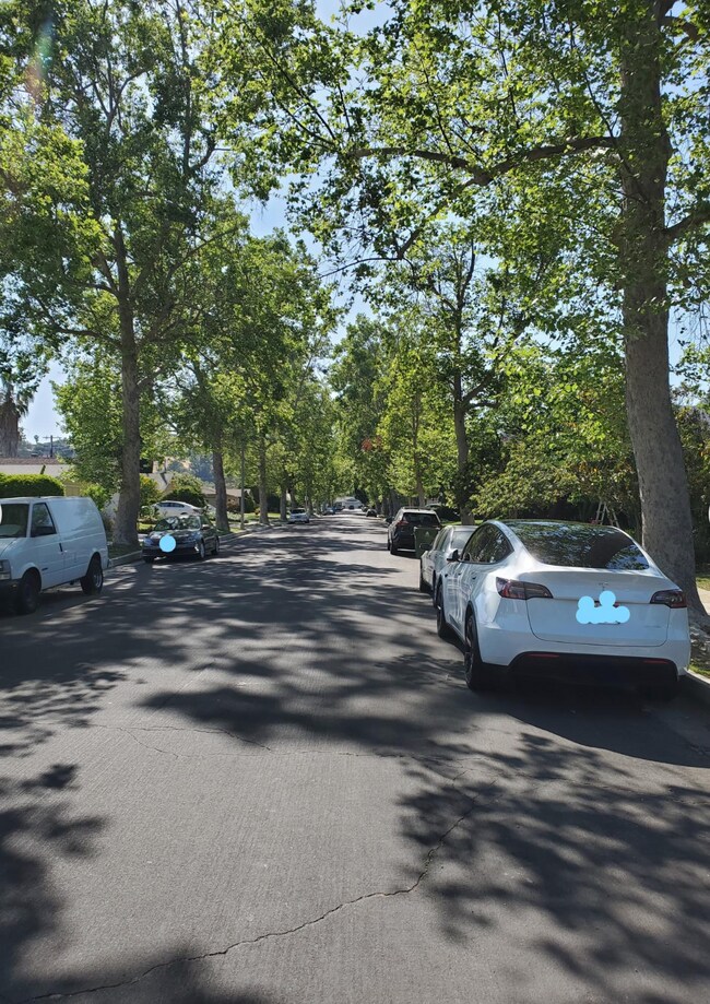 Building Photo - 23922 Archwood St