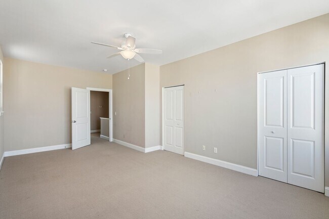 Building Photo - 3 bedroom, 2 1/2 bath unfurnished Townhouse located in Surf City-Ocean views