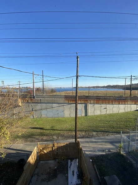 Building Photo - 2241 Cedley St