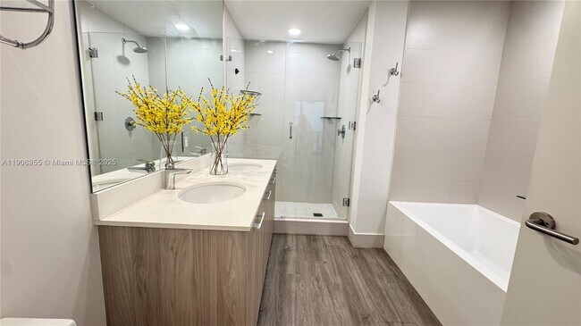 Building Photo - 501 NE 31st St