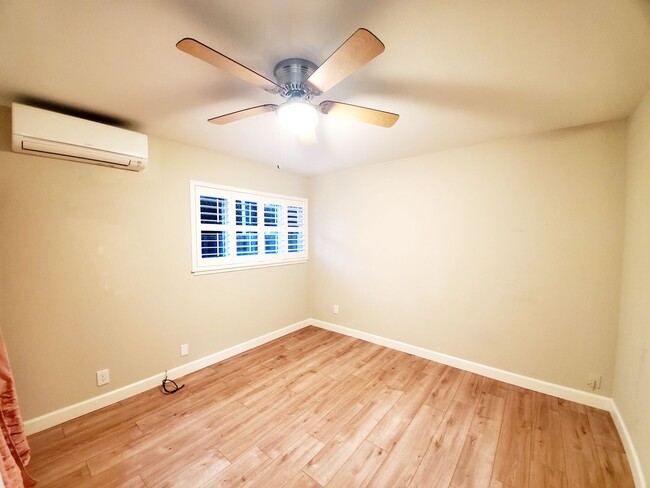 Building Photo - 2 bedroom home with garage, solar power, A...