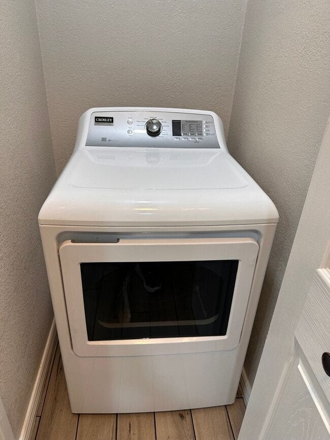 Building Photo - Beautiful fully furnished home with many leasing options available! Contact our office for pricin...