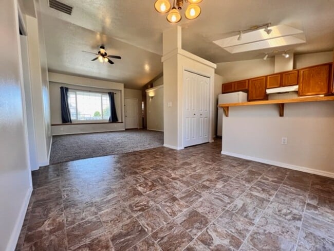 Building Photo - 8137 Waterfowl Ave