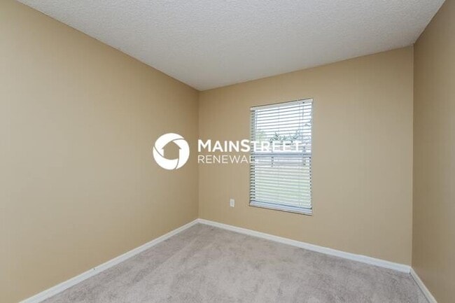 Building Photo - 3 Bedroom Pet-Friendly Home in Mims, FL with Main Street Renewal