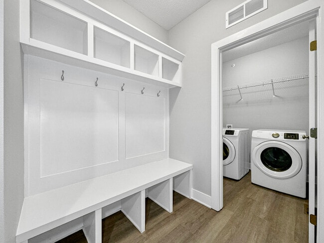 Building Photo - 4461 Lower Beaver Rd