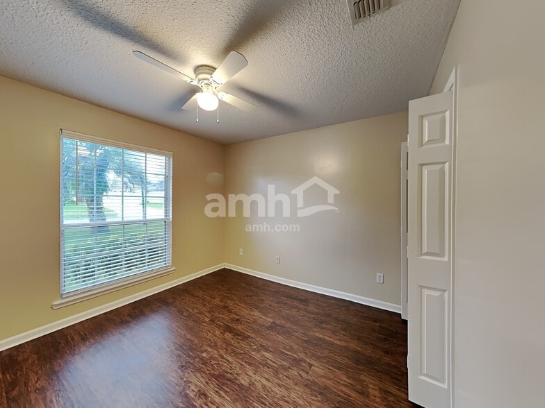 Building Photo - 7757 MacDougall Dr