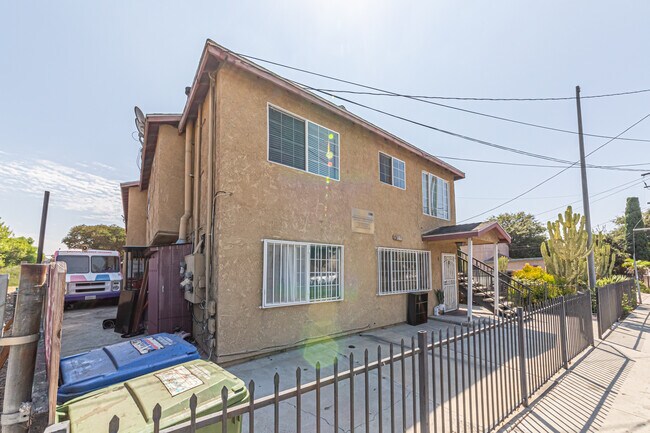 Building Photo - 11688 S Central Ave