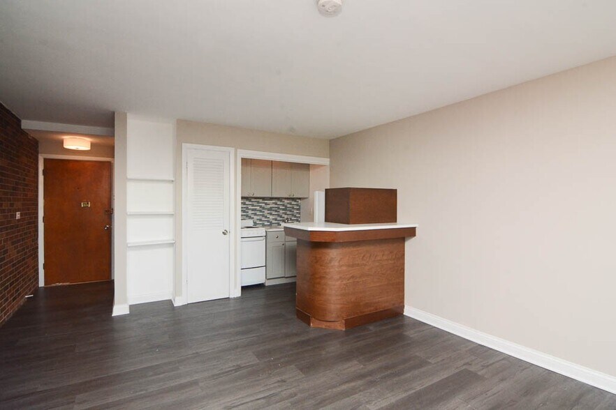 Building Photo - 2012 N Orleans St