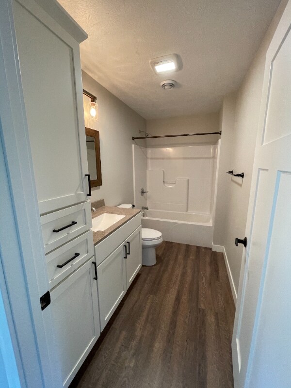 Building Photo - 2912 Sportsmans Dr